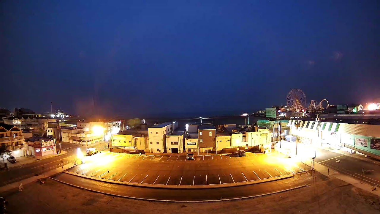 Live webcam view of Wildwood Boardwalk Rooftop View
