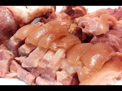 Boiled Salted Pork Knuckle with Garlic & White Vinegar Sauce