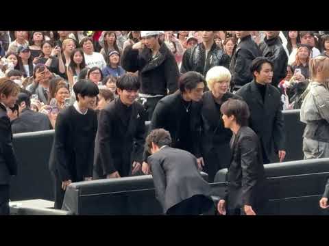 ATEEZ跟MONSTA X握手打招呼🤩(251206_ 2025 Asia Artist Awards IN KAOHSIUNG)