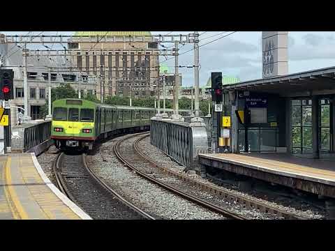 8300 Class DART Departing Tara Street
