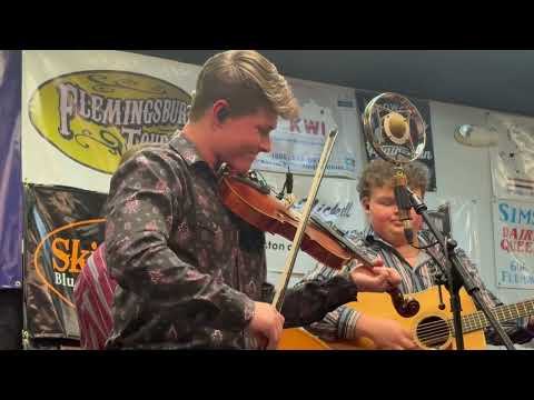 Fiddle Patch / Carson Peters and Iron Mountain 