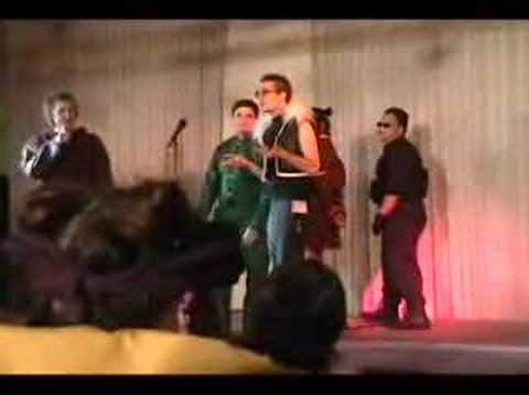 Bakazoku Opens Cosplay Contest (Kumoricon06)