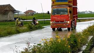 Download lagu story' wa keren versi truk ayam  kata kata bijak mp3 Download lagu story' wa keren versi truk ayam  kata kata bijak mp3