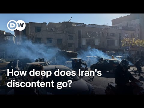 伊朗貨幣貶至新低引爆示威！| DW 新聞 (Protests erupt in Iran as currency plummets to record low | DW News)