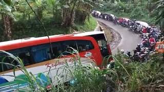 Download lagu SKIL DEWA NGERII SUPIR BUS KRAMAT JATI DI TIKUNGAN TAJAM mp3