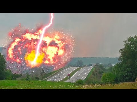 100 Incredible Lightning Strikes Caught on Camera