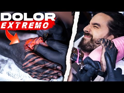 El TATUAJE más DOLOROSO de mi VIDA: BLACKOUT + DEDOS 🤕 Sesión