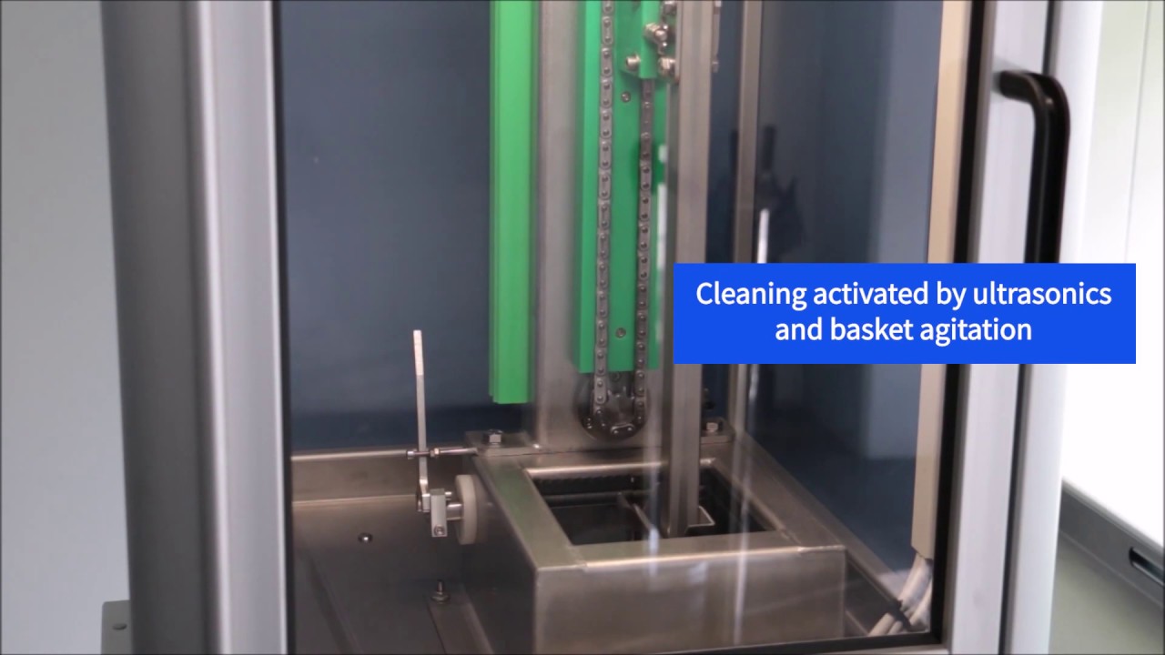 Compact solvent cleaning machine
