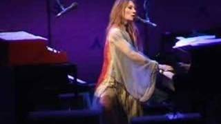Tori Amos Honey Live