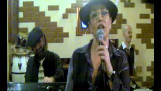 Vicky Bee & The Acoustic Troubles - Seven day fool (Etta James cover)