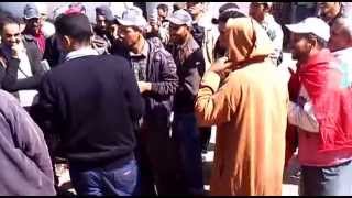 preview picture of video 'أقرمود غضب و احتجاج السكان على رئيس الجماعة'