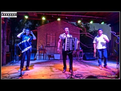 Isaac do Acordeon - Festival de Verão Itaúnas 27-12-2015