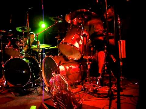 Melvins - Dale Crover - Coady Willis - drum solo @ Bloom Mezzago 2011