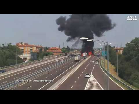 DINAMICA esplosione A1 - A14 Bologna - Cisterna GPL tampona altro TIR