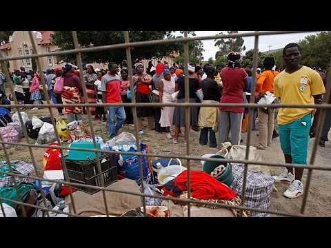 Zimbabweans return home from South Africa amid anti-immigrant tensions