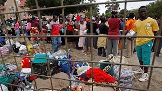 Zimbabweans flee South Africa amid xenophobic violence, return home
