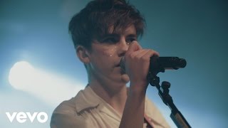 Declan McKenna - Isombard (Live)