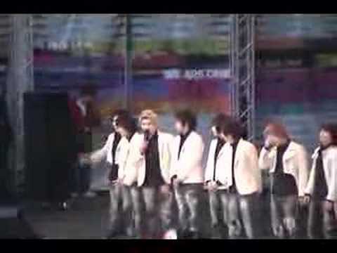 Hollywood Bowl 2007 Super Junior 3/4