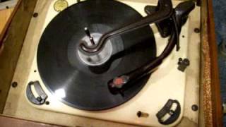 Vagabond Shoes ~ Vic Damone, on my old Hi-Fi (Pilot Encore with a Garrard RC 121/4D Turntable)