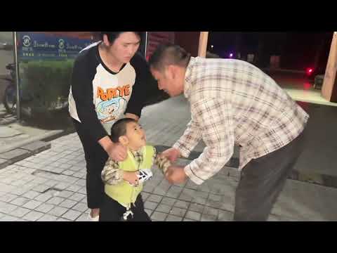 Highly Skilled Chinese Bone Setting Doctor Heals Child's Dislocation in a Flash