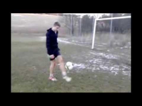 Freestyle FOOTBALL by Pavel "Pato" Bartko