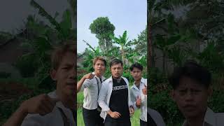 Download lagu Elementary school vs. junior high school rhyme battle #shorts mp3 Download lagu Elementary school vs. junior high school rhyme battle #shorts mp3