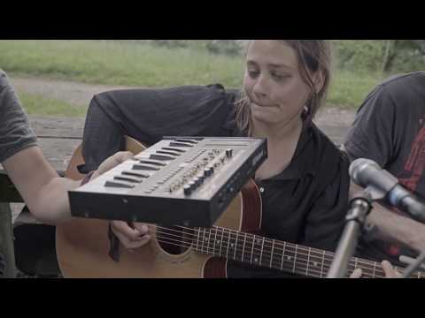 Fieldsession Nr. 25: Emilie Zoé - B-Sides Festival 2017
