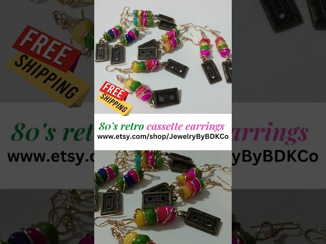 Vídeo relacionado con Tyqour Aretes de cinta de casete y colgantes geométricos acrílicos, retro de los años 70, 80, 90, aretes de neón para mujer, cosplay, fiesta de música, Halloween