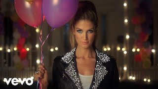 DeltaGoodrem-SittingonTopoftheWorld