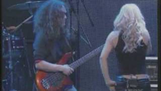 Hilary Duff - What Christmas Should Be (Live From Jingle Ball Rock)