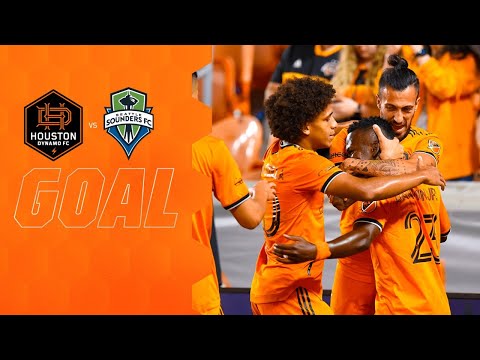 GOAL: Darwin Quintero doubles the lead with a magical solo play!