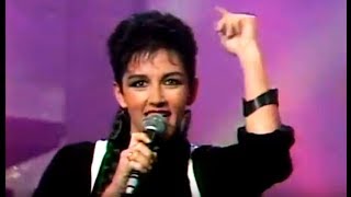 Las Curvas De Esa Chica Lyrics English Translation