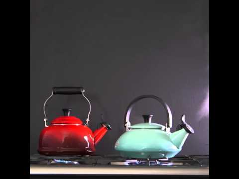 Chaleira com Apito Zen Le Creuset Deep Teal 1,5 litros - LCL Home