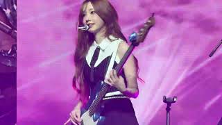 Download lagu Ferris Wheel (대관람차)QWER 1st Asia Tour in Macau 030126 mp3