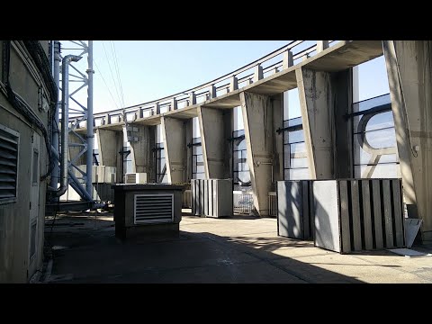 Hyatt Regency Paris | Roof and High speed Lift surf
