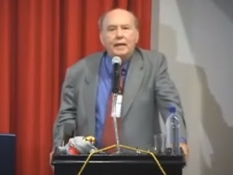 Presentación y lectura de currículum de Dr. Armando de la Torre