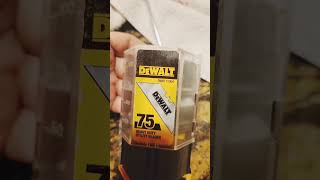 Opening DeWalt Heavy Duty Utility Blade Dispenser - 75 Pack