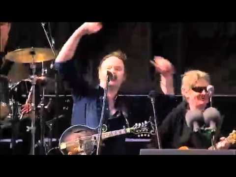 Mundy Performing Galway Girl for Barack Obama in Dublin with Sharon Shannon and  The Sawdoctors