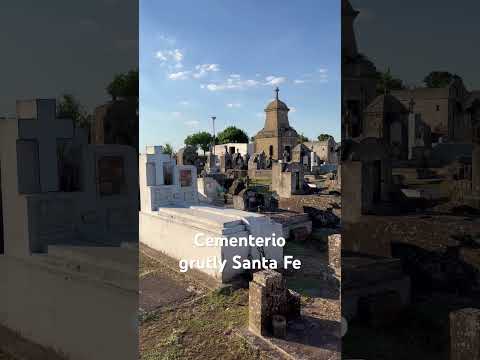 🕯️Cementerio Grutly Santa Fe 🕯️ si alguien de la zona conoce quien fue el del arco me escribe