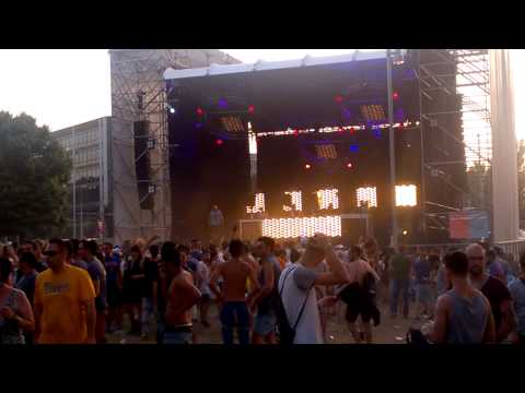 Kings of House plays "Donna Summer - I Feel Love" live @ Kappa FuturFestival 2015