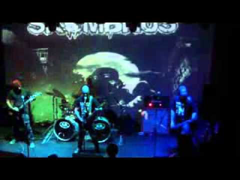 SKOMBRUS /2015 - Betrayal of the BreeD - Live Célula Showcase - Florianópolis/SC - julho de 2015