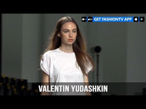 Paris Fashion Week Spring/Summer 2018 - Valentin Yudashkin Make Up | FashionTV