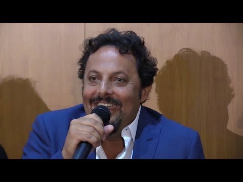 Enrico Brignano protagonista del film Tutta Un'Altra Vita