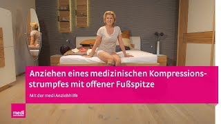 Anziehen eines medizinischen Kompressionsstrumpfes ohne Fußspitze mit der medi Anziehhilfe