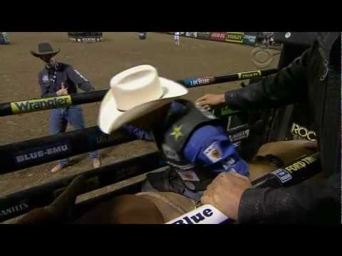 Buckey takes down 2010 PBR World Champion Renato Nunes