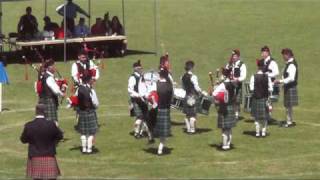 preview picture of video 'Tamworth Pipe Band Maclean 2010'