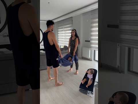 Bebeği büyütürken büyüğü küçülüyor😂￼#Reel#community#keşfet#funny