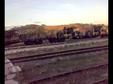 Tren de marfa cu tunuri de epoca prin statia Huedin