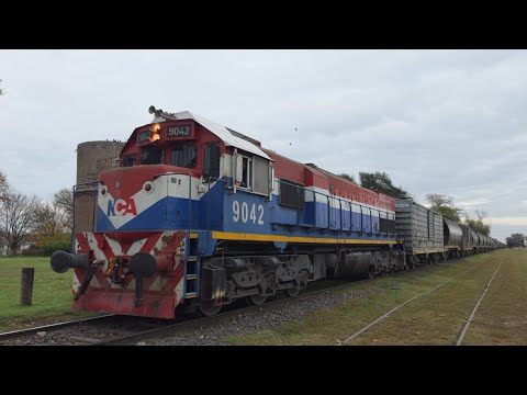 [8K] Tren cargado de NCA con la EMD GT-22CW 9042 pasando por Marcos Juárez!!!!!!