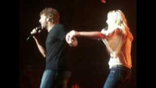 Billy Currington singing &quot;Party For Two&quot; with Leanne Hoffman